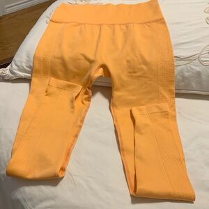 LA Image NWOT Orange Stretch Leggings Active Wear Size S/M